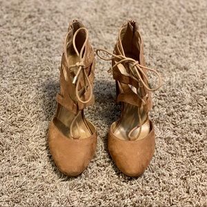 SOLD | Cute Tan Heels